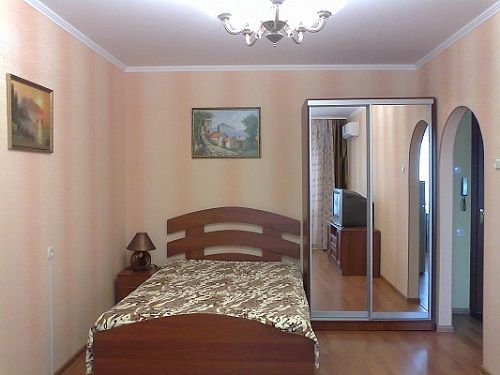 Посуточно на Заболотного, Обл.больница, Сахарова ул