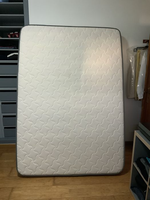 Cama + estrado cama em madeira + colchão novo