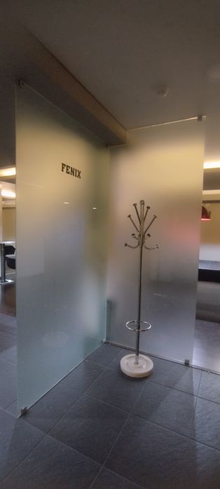 Bengaleiros com base em mármore