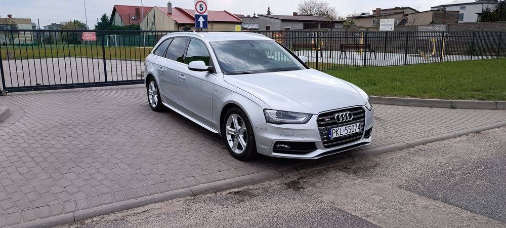 Audi A4 B8 lift 2.0 TDI S LINE