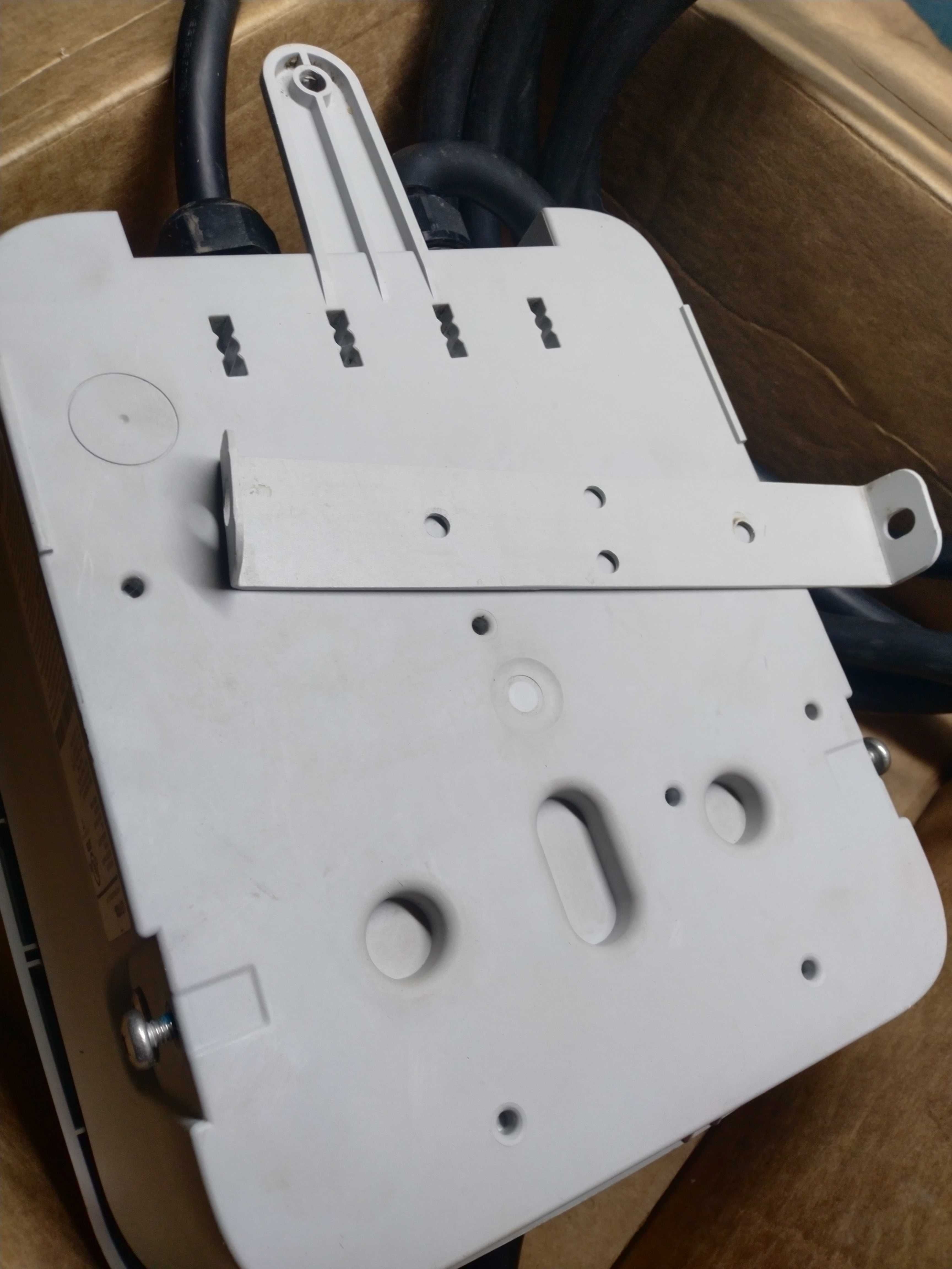Зарядна станція LEVITON до електромобілів з Америці (J1772 30A)
