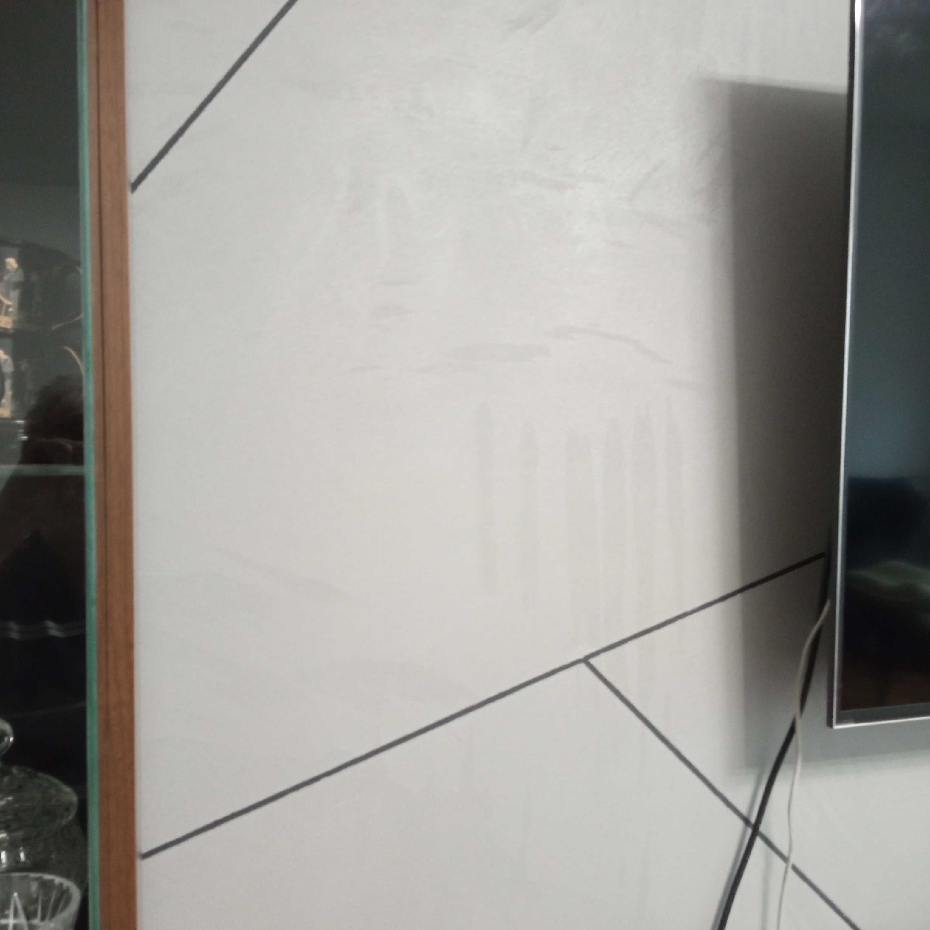 Taśma liniowa 6 mm do efektu pasów na betonie architektonicznym.