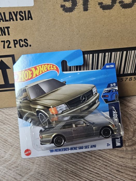 Hotwheels 2 sztuki rezerwacja
