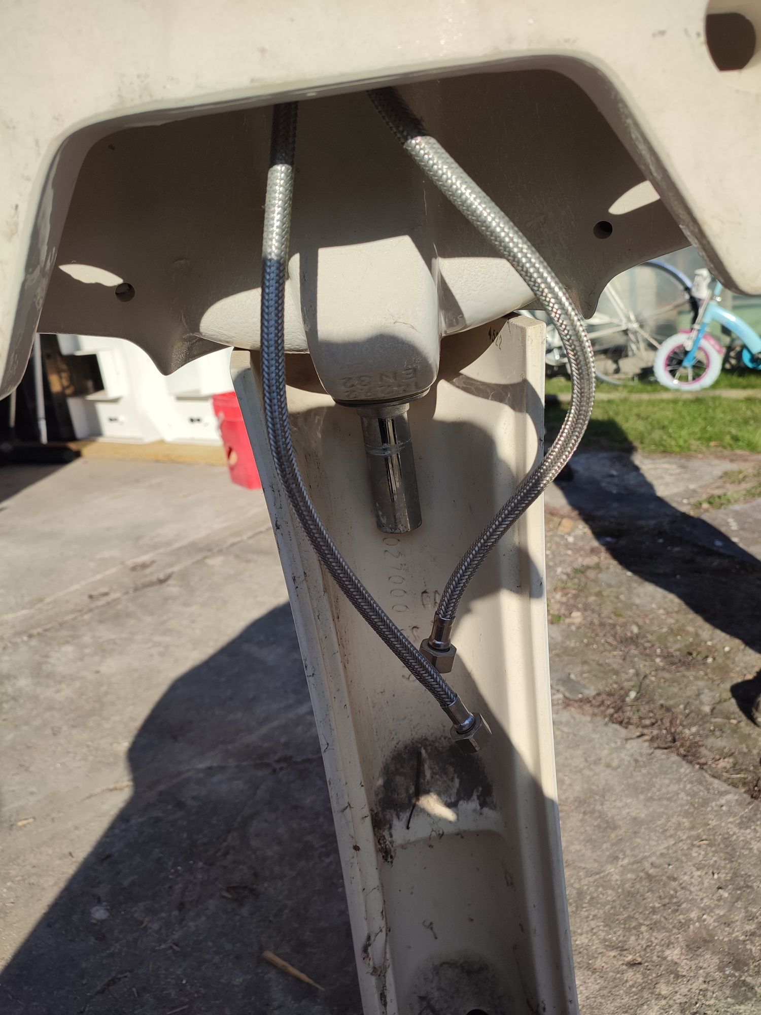Umywalka z baterią Grohe