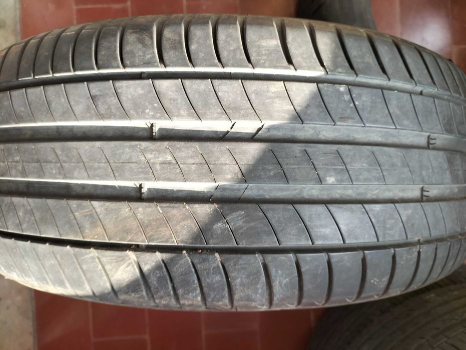 Pneus R17 (r16,r14) ler descrição.