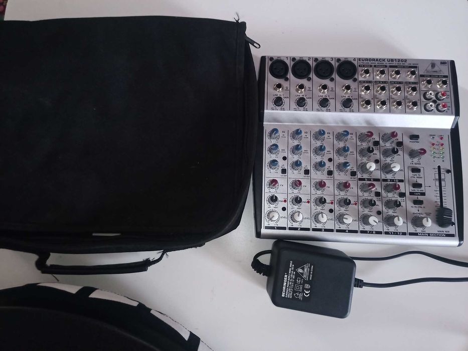 Мікшерний пульт Behringer UB1202 Eurorack