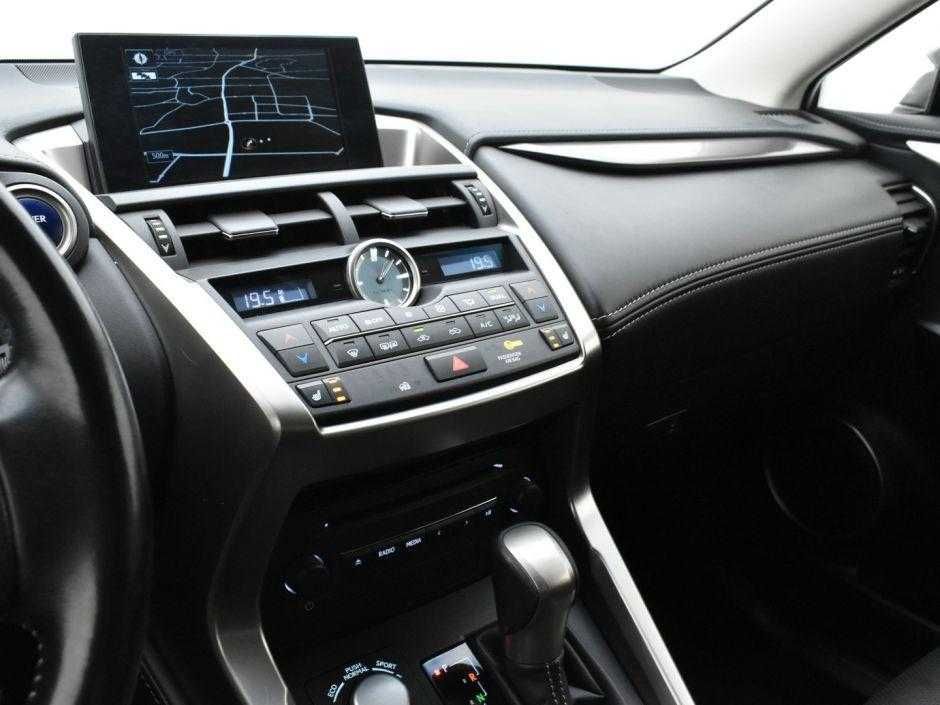 Lexus NX 300h Luxury Line - Apple Carplay - 2017