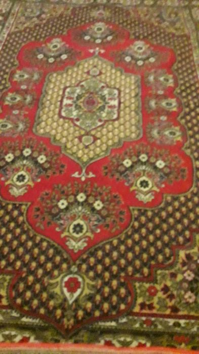 Продам ковры и палас бывшие в употреблении.