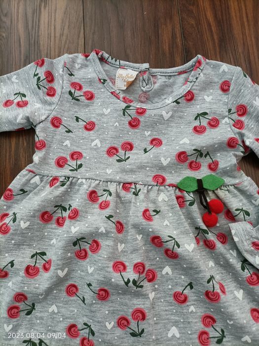 Różne sukienki dla dziewczynek