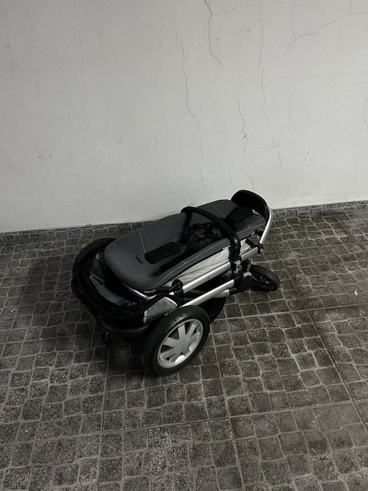 Carrinho de bebé Quinny – Bom estado + capa de chuva