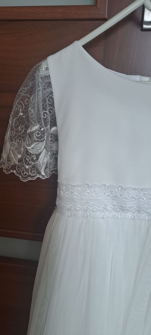 Śliczna biała sukienka tiulowa 164 cm