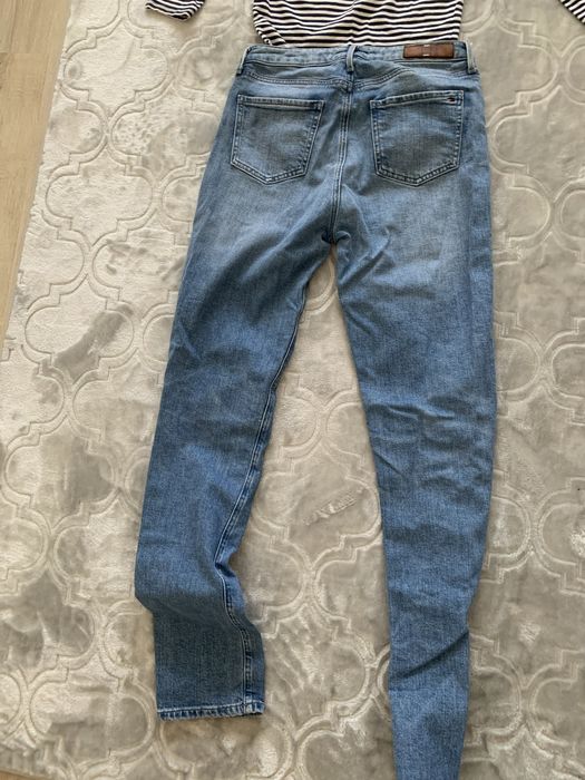 Jesnsy Tommy Hilfiger