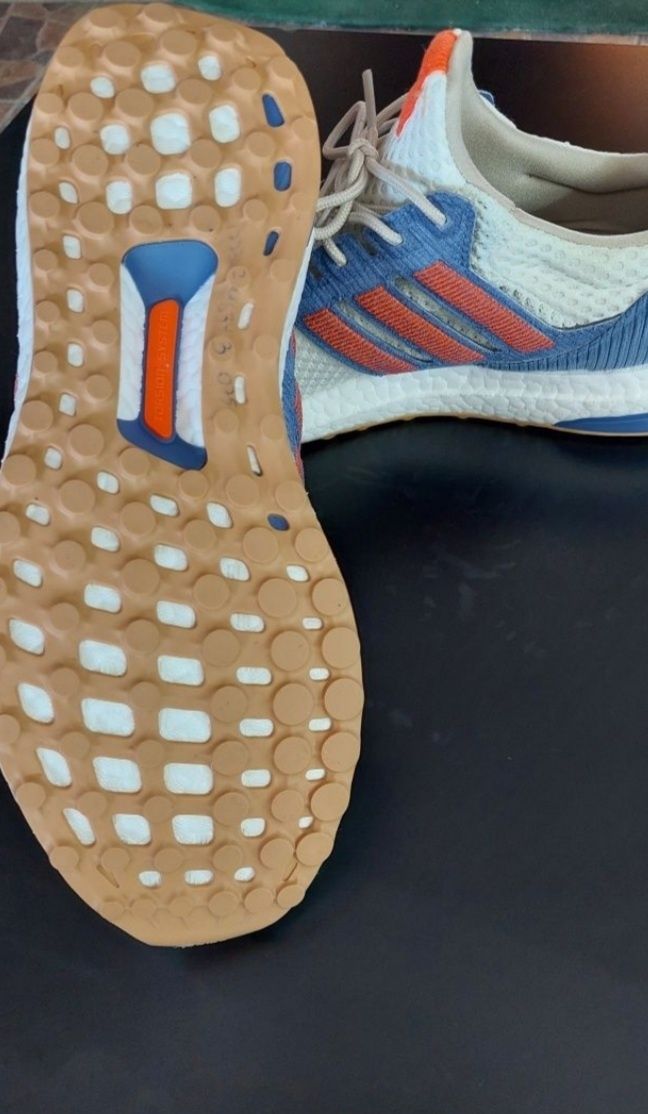 Vendo tenis Adidas desportivo