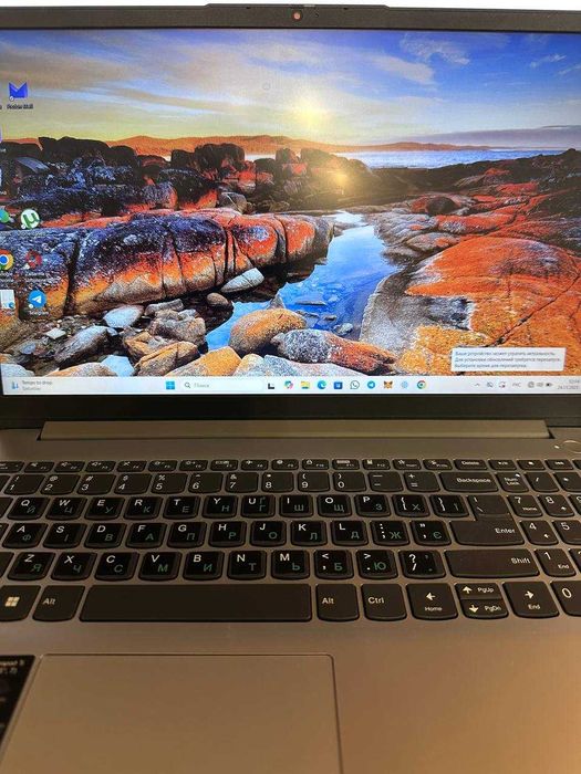 Леново Ноутбук Intel Core i5-1235U / 8 ГБ / SSD 240 ГБ / Windows 11