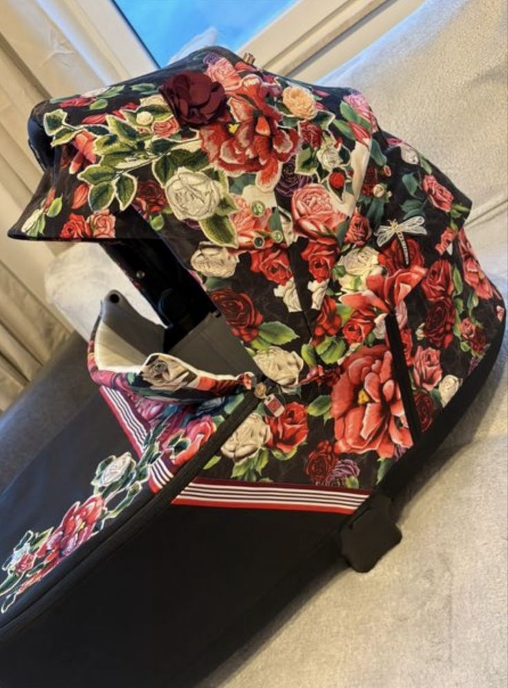 Cybex Priam 2.0 Spring Blossom Dark