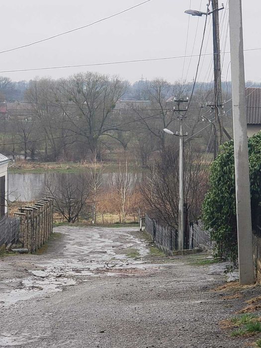 Продам будинок у Сокалі в гарному місці біля Бугу на ділянці 10 соток