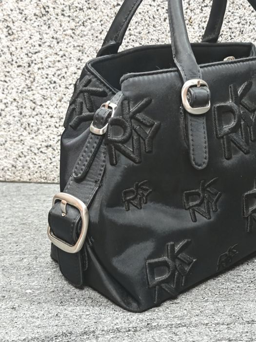 Torebka DKNY czarna logowana