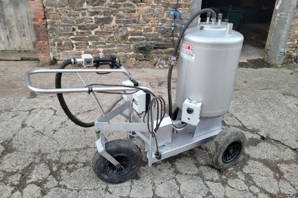 Odpajalnia dla cieląt ; stacja odpajalnia Westfalia  taksówka mleczna