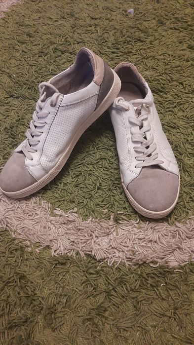 Мужские-кеды кожаные.