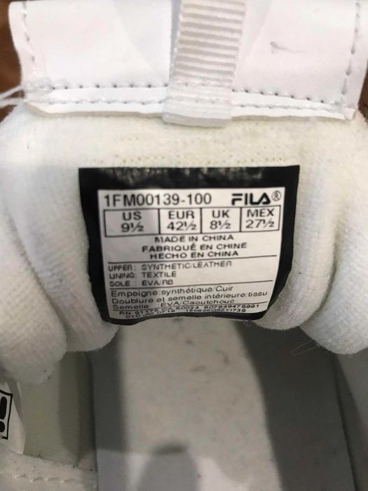 продам чоловічі кросівки FILA