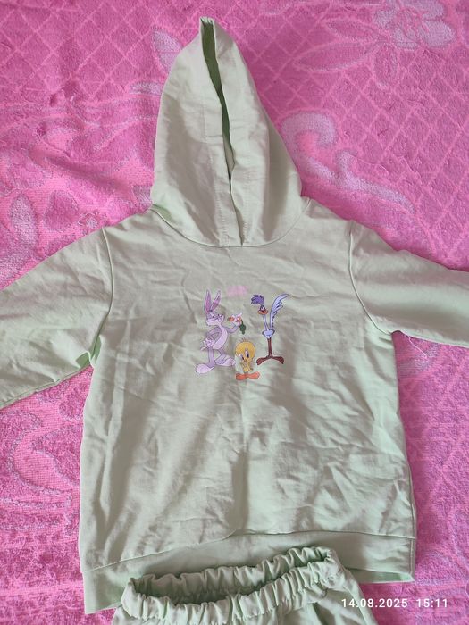 Продам костюмы для девочки размер 116/122