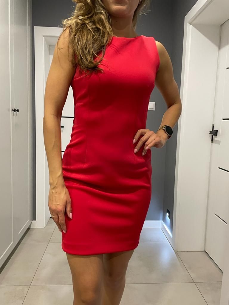 Czerwona sukienka, wieczorowa, elegancja