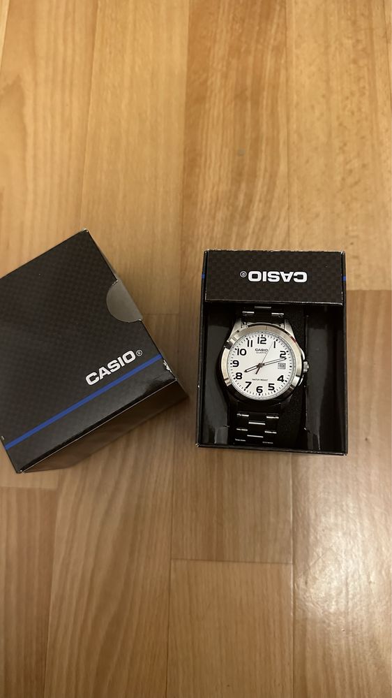 Годинник Casio