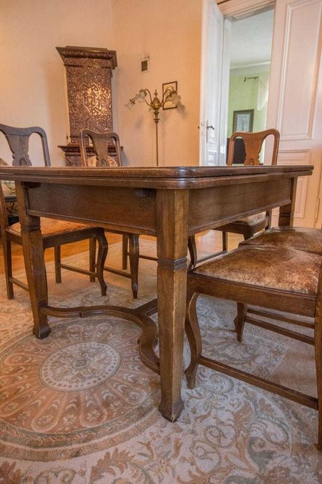 Stół drewniany na 12 osób i 6 krzeseł