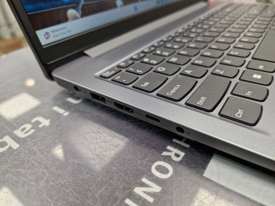 Lenovo Ideapad 3 15IAH8/ i5-12450H/ 16GB DDR5/ 512GB/ 15.6" FHD/ W11