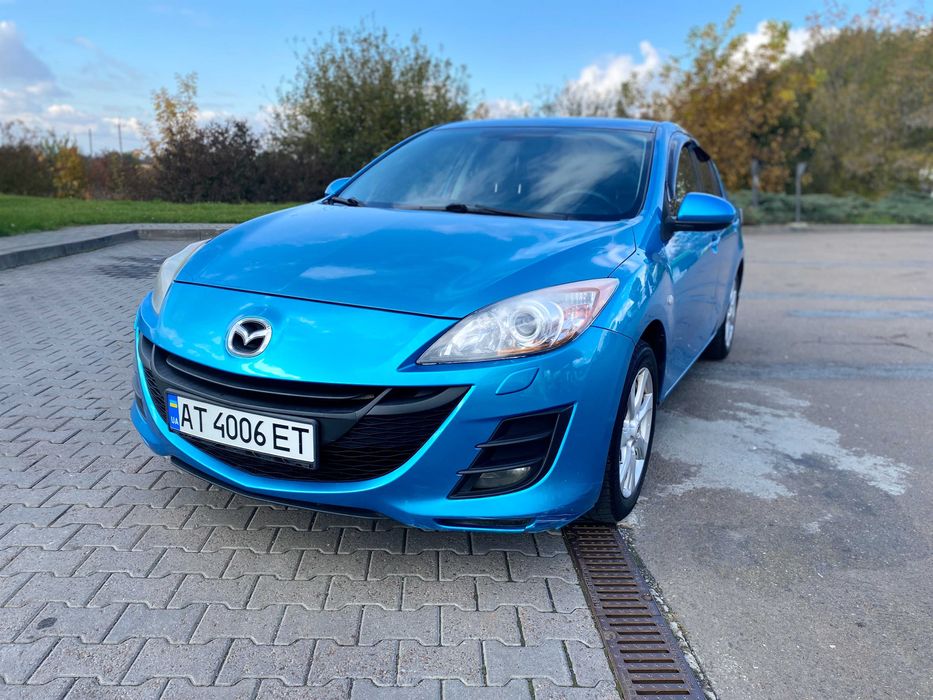 Mazda 3 (автомобіль Ольги Фреймут. Запис в сервісній книжці)