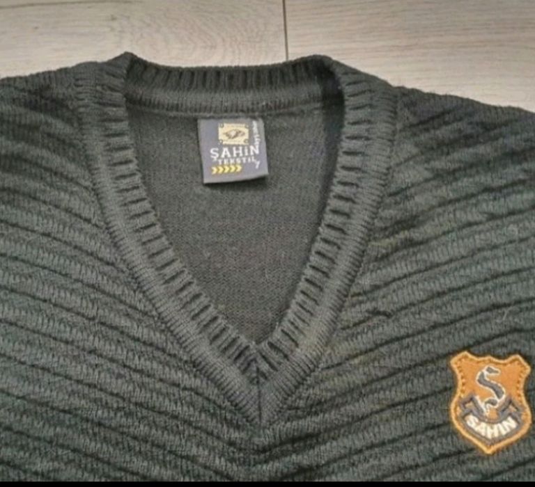 Тёплый свитер, пуловер на мальчика 7-8 лет