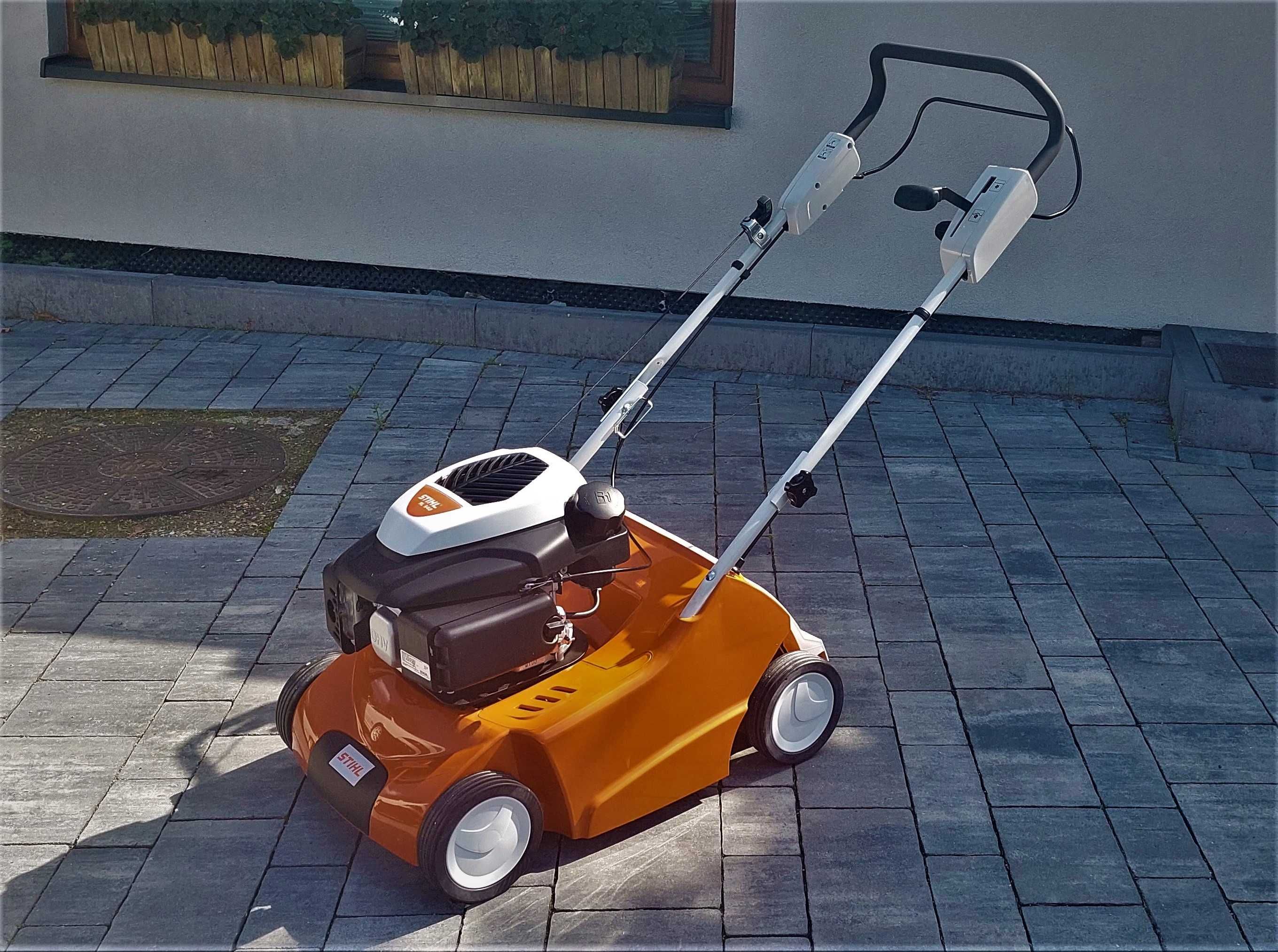 Wydajny mocny wertykulator Stihl RL 540 do dużych powierzchni wynajem