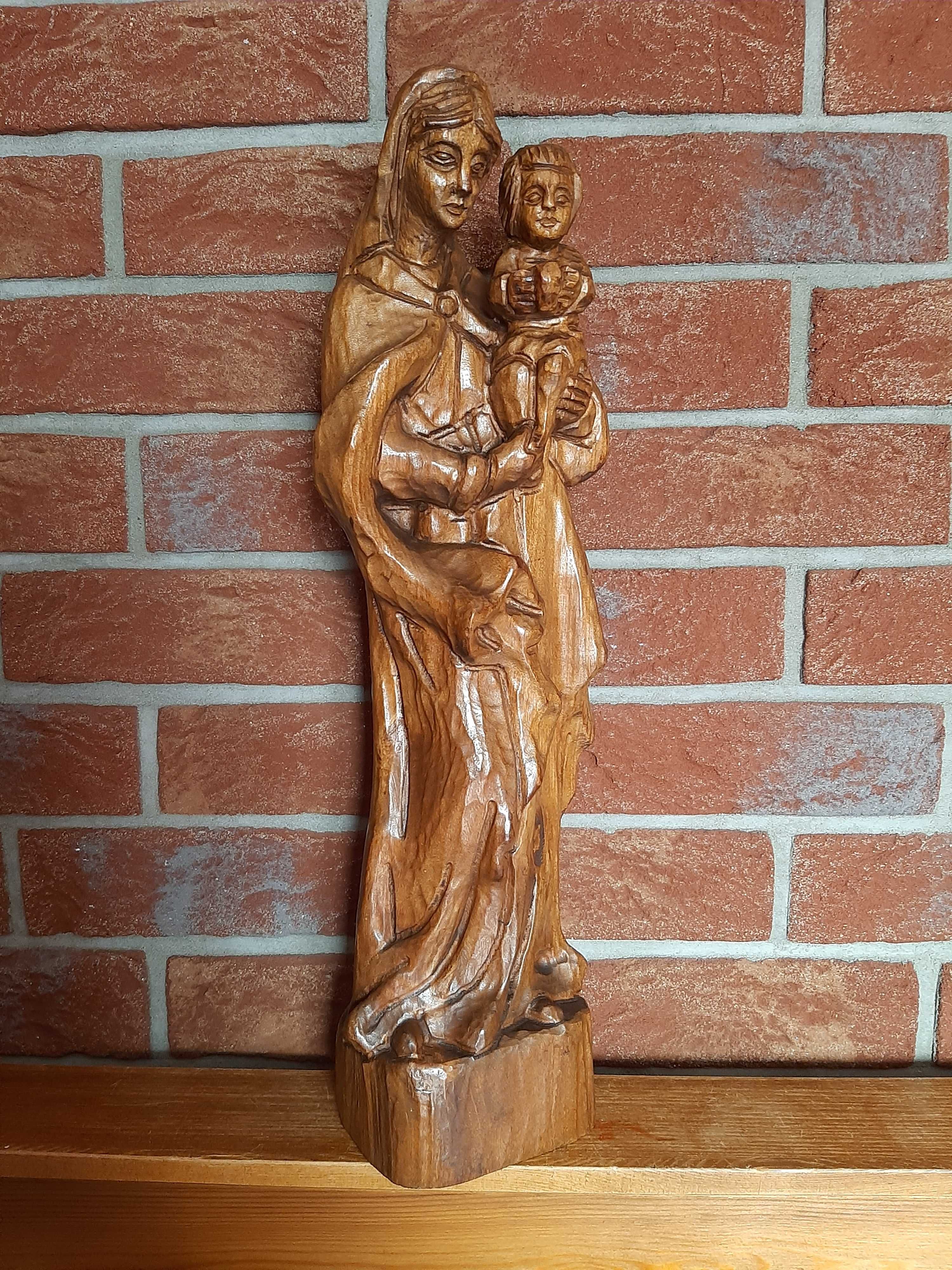 Rzeźba z drewna, Matka Boża z Dzieciątkiem