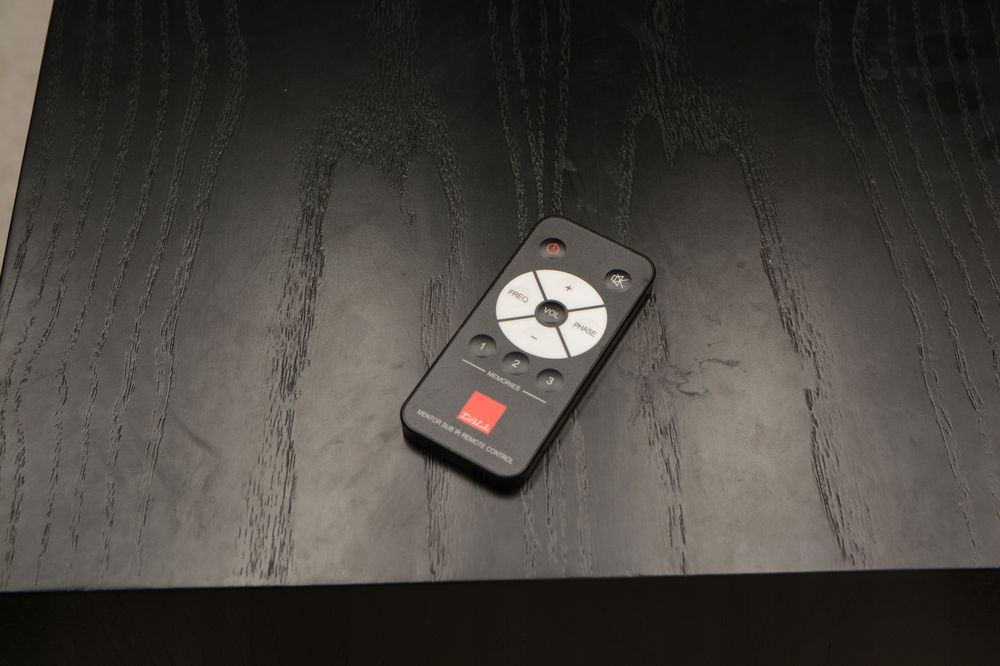 subwoofer aktywny Dali Mentor SUB + pilot, do kina domowego i muzyki