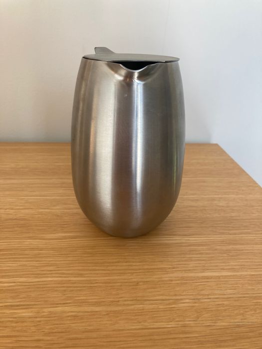 leiteira em inox da marca BODUM
