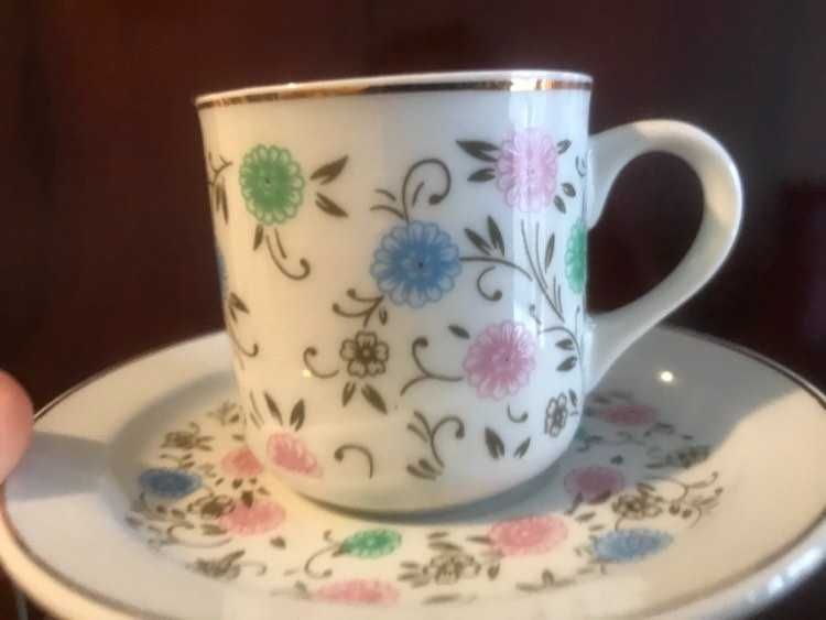 Рюмочки хпустальные,Кофейный сервиз чашечки и блюдечки ( Япония)