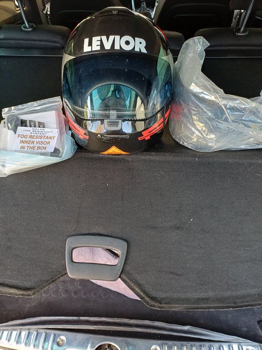 Мотошолом Levior