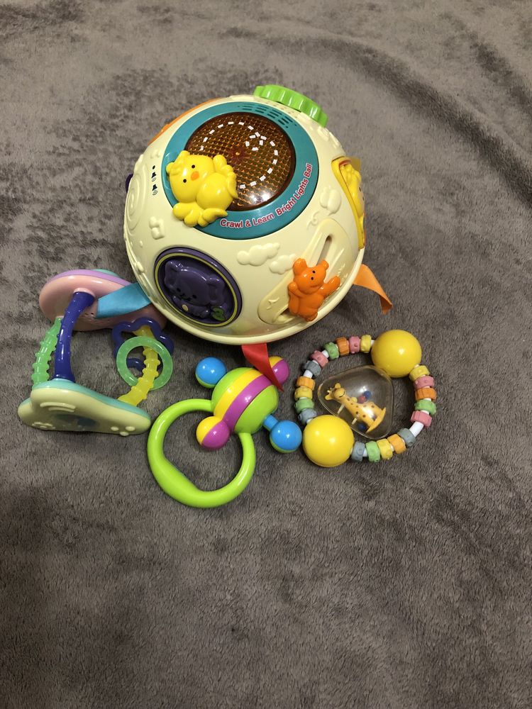 Набір іграшок для новонародженних