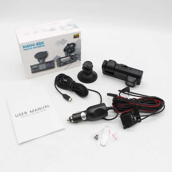 Видеорегистратор с тремя камерами 1080P