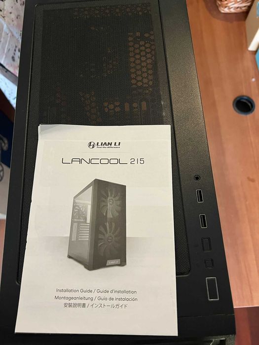 Caixa ATX Lian LI Lancool 215