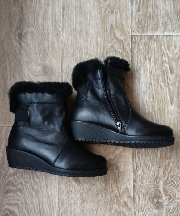 39-40 26см нові жіночі черевики хутро шкіра Італія ботинки