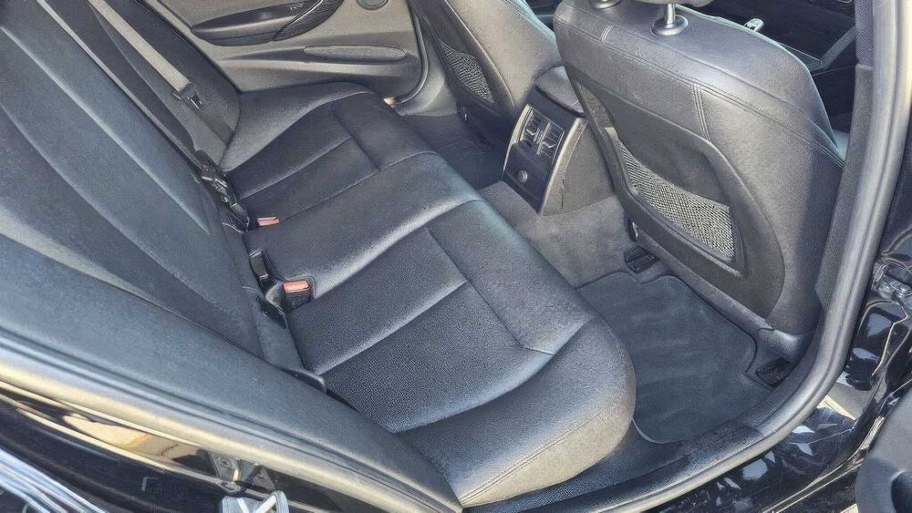 BMW 3 Series 330i      2018