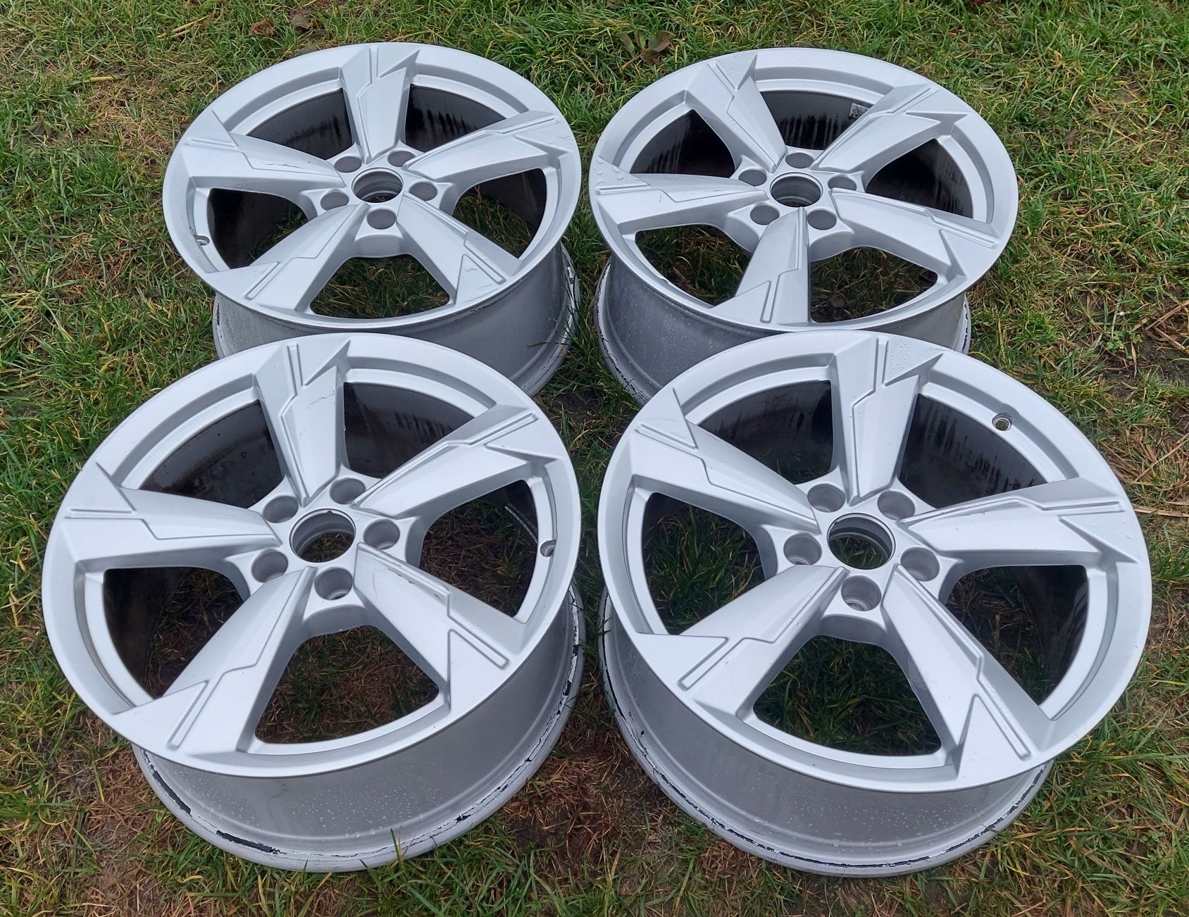 8J18" 5x112 OEM Audi 4K0 S6 S4 A6 C7 C8 A5 A4 A7 RS A3 Rs3 S3 VW Seat