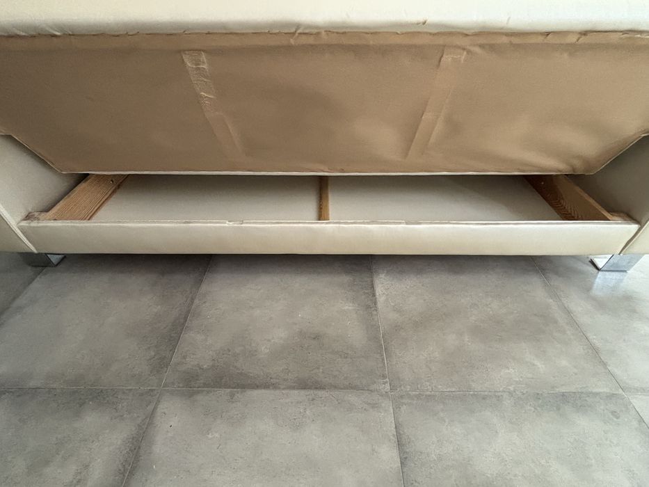 Kanapa rozkładana skórzana kremowa nowoczesna