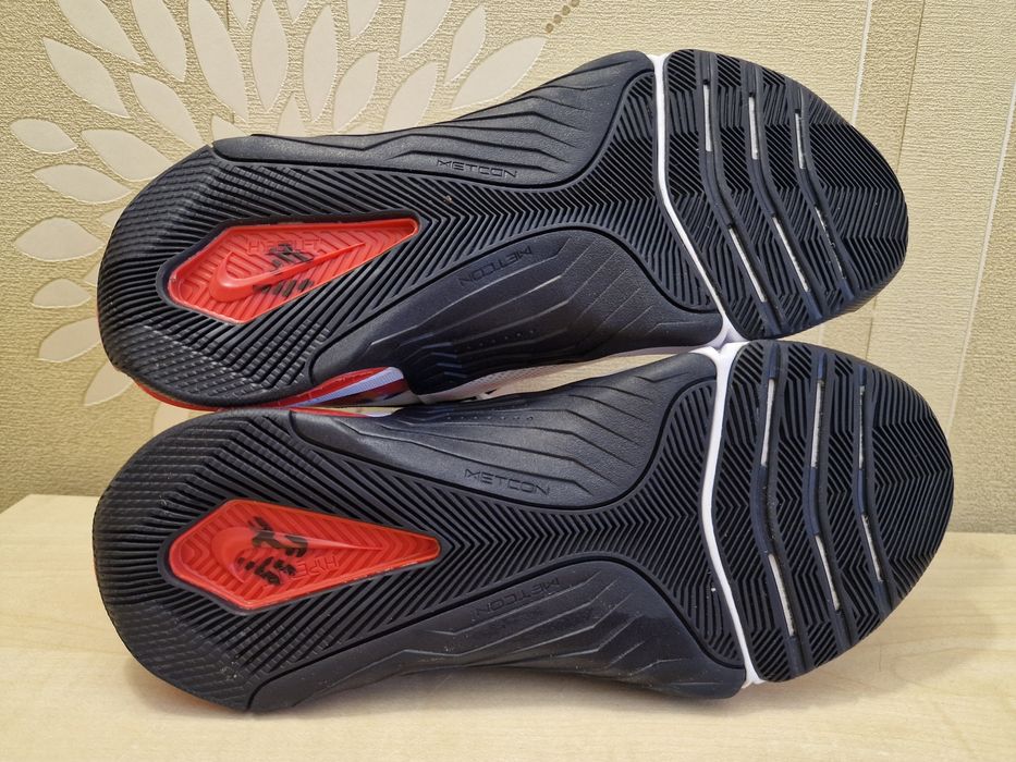 Жіночі кросівки Nike Metcon 8 розмір 37.5