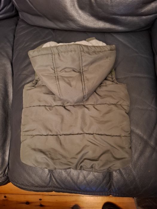 Sprzedam kamizelkę dla chłopca markii F&F