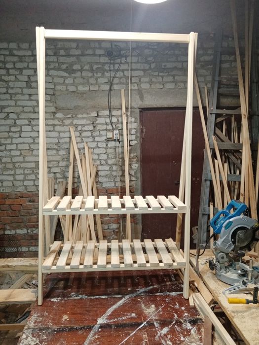 Вешалка напольная из дерева. Вішалки стійки для одягу, cтойка для одеж