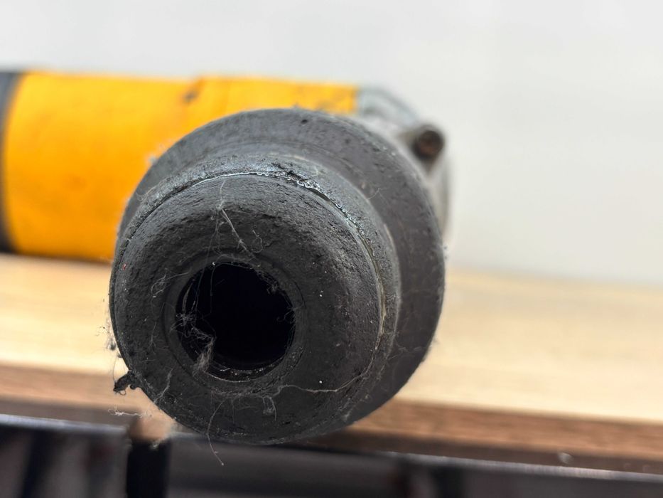 Młot wyburzeniowy JCB sds 1200w