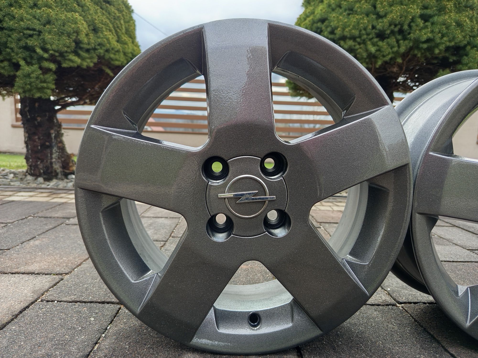 Felgi aluminiowe 15 opel corsa fiat grande punto toyota yaris 4x100