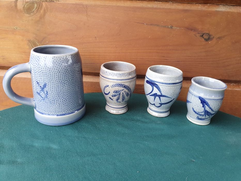 Ceramiczne naczynko w kolorze niebieskim